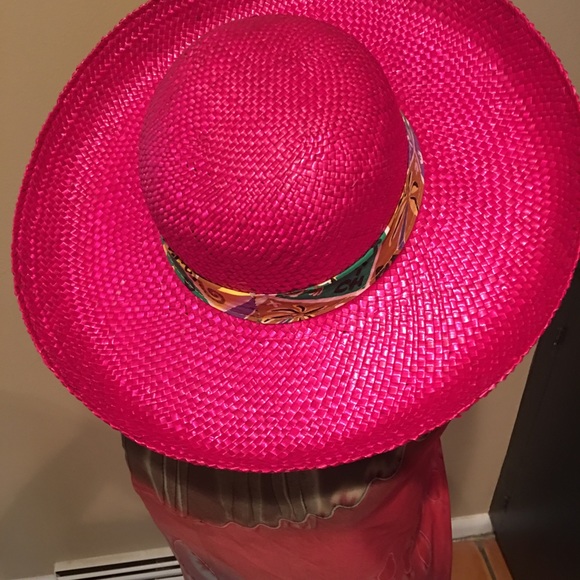 Accessories - Wide Brim Straw Hat